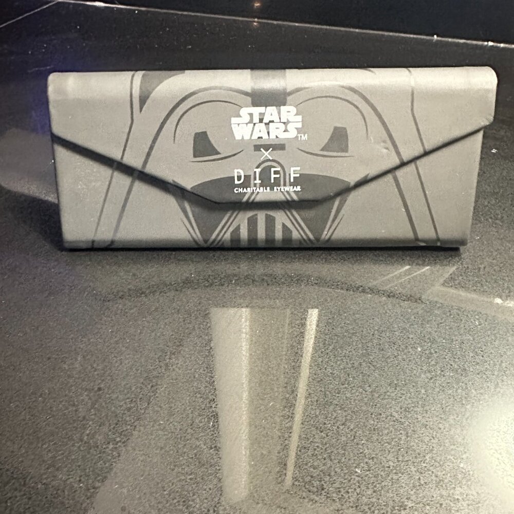 DIFF Star Wars Darth Vader Designer - Picture 4 of 13